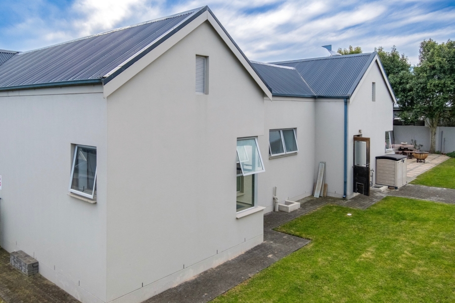 3 Bedroom Property for Sale in Earls Court Lifestyle Estate Western Cape